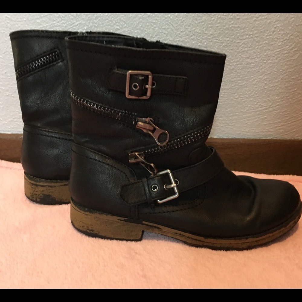 Black boots